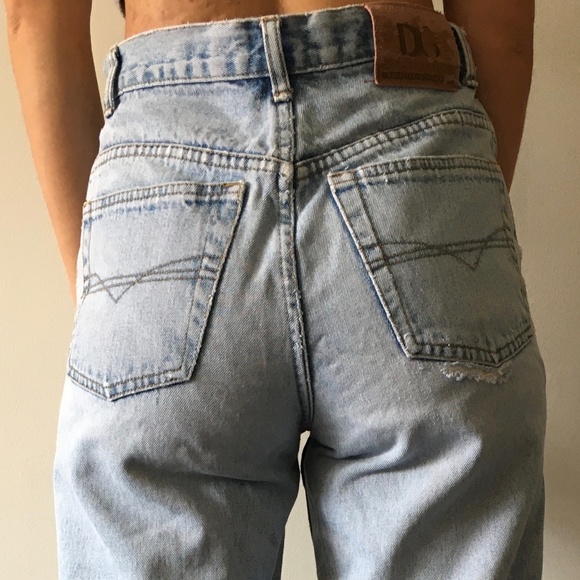 Baggy Mom Jeans - Picture 2 of 3